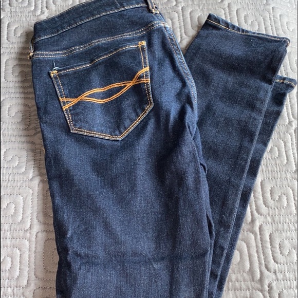 Abercrombie & Fitch!!!!! - Picture 2 of 2